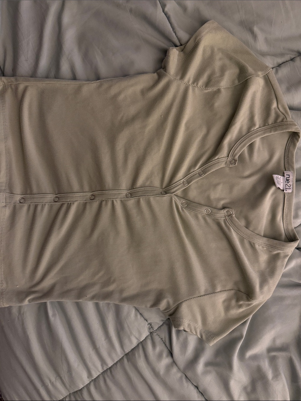 Rue21 Olive Short Sleeve Ribbed Button-Up Top